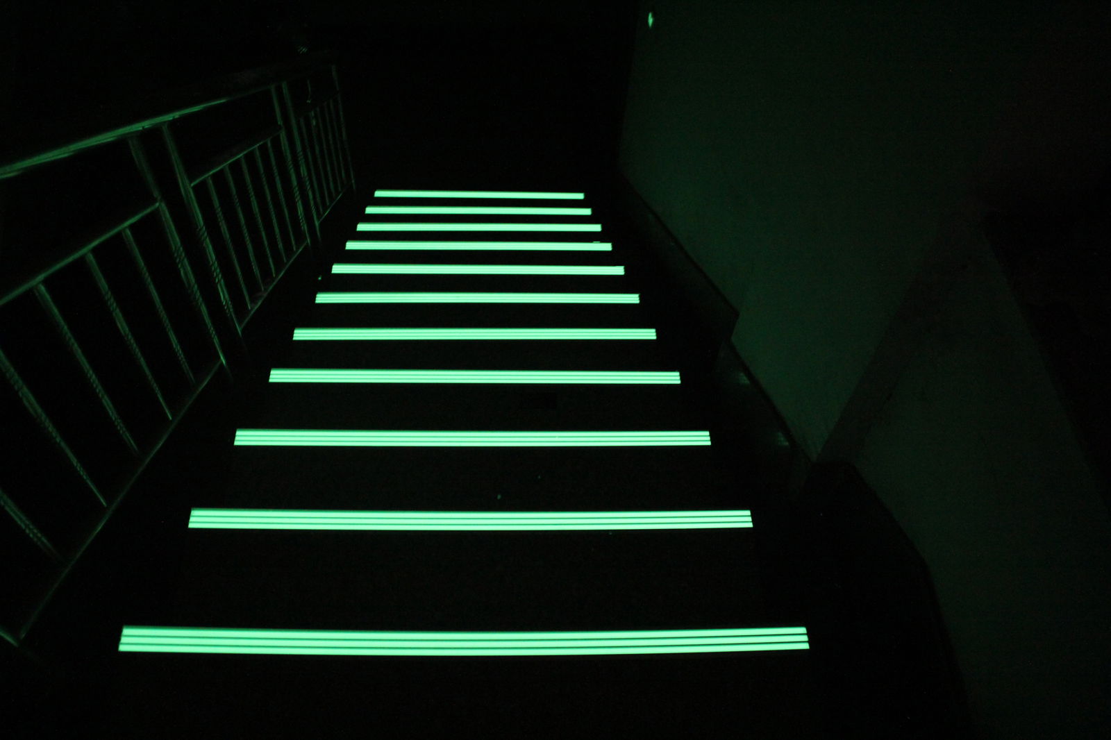 Non-Slip Aluminum Glow Stair Strip w/ 3M Foam Tape - www.Shopthatapp.com