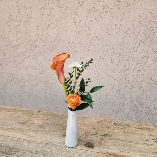 Bud vase Arrangement - www.Shopthatapp.com