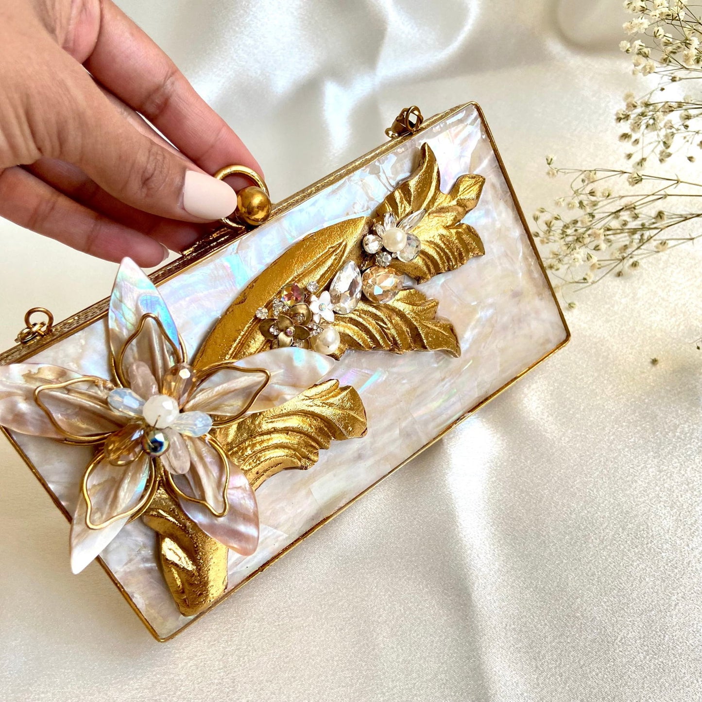 ELIZA clutch - www.Shopthatapp.com