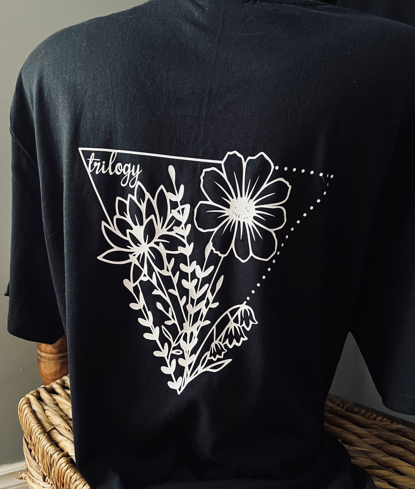 Flower T-shirt - www.Shopthatapp.com