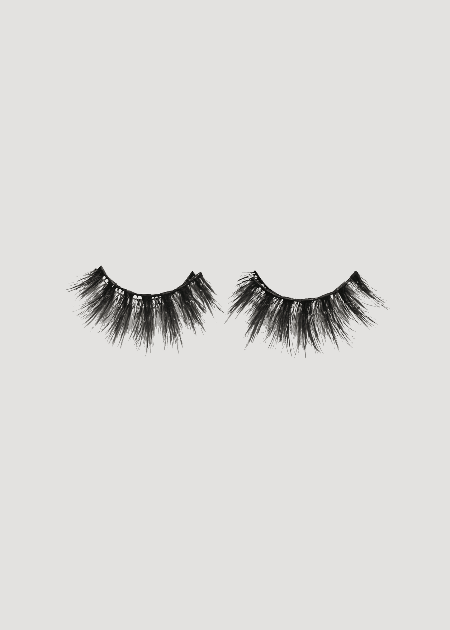 'Glam' False Lashes - www.Shopthatapp.com