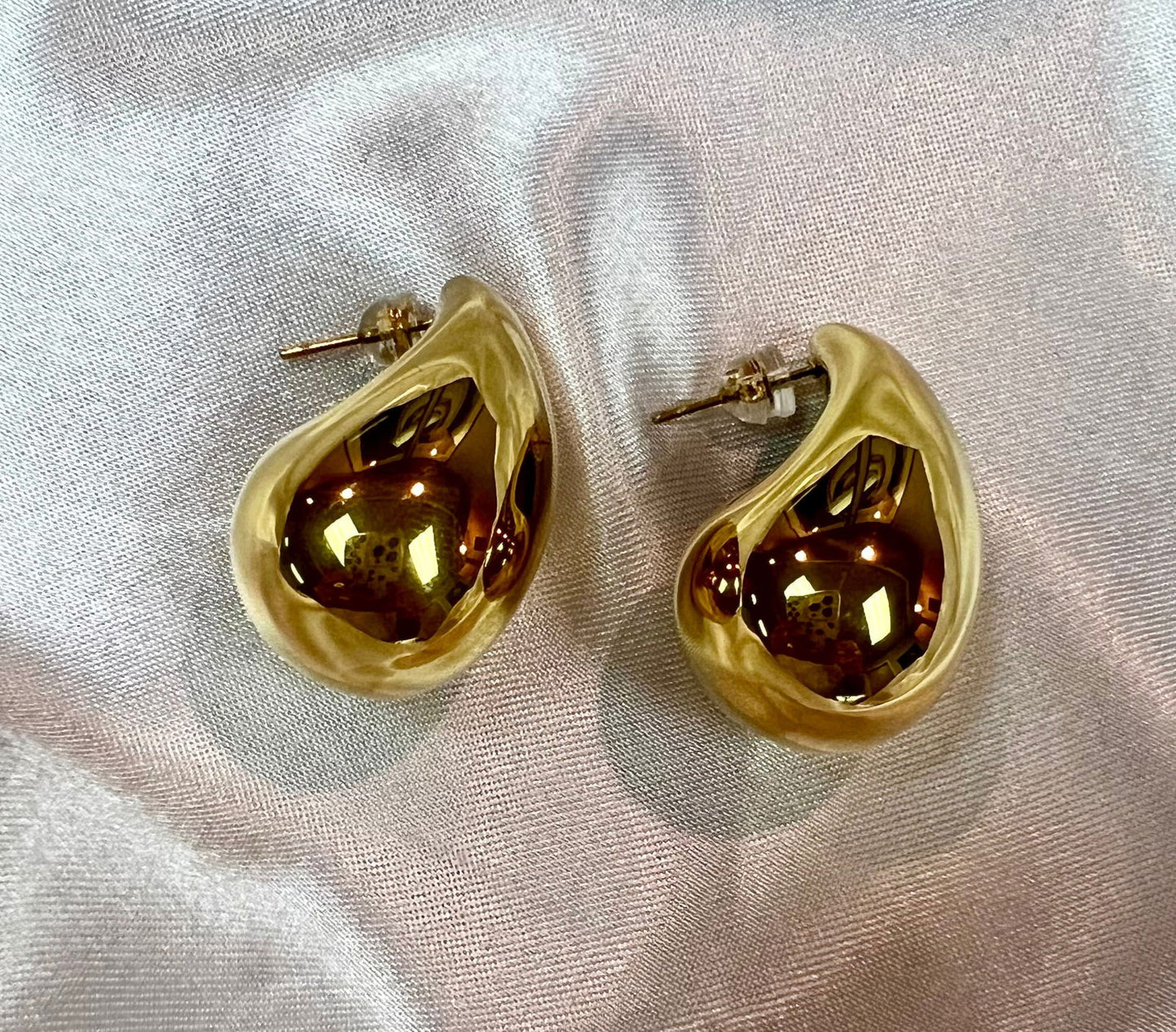 Golden Pear Earrings - www.Shopthatapp.com