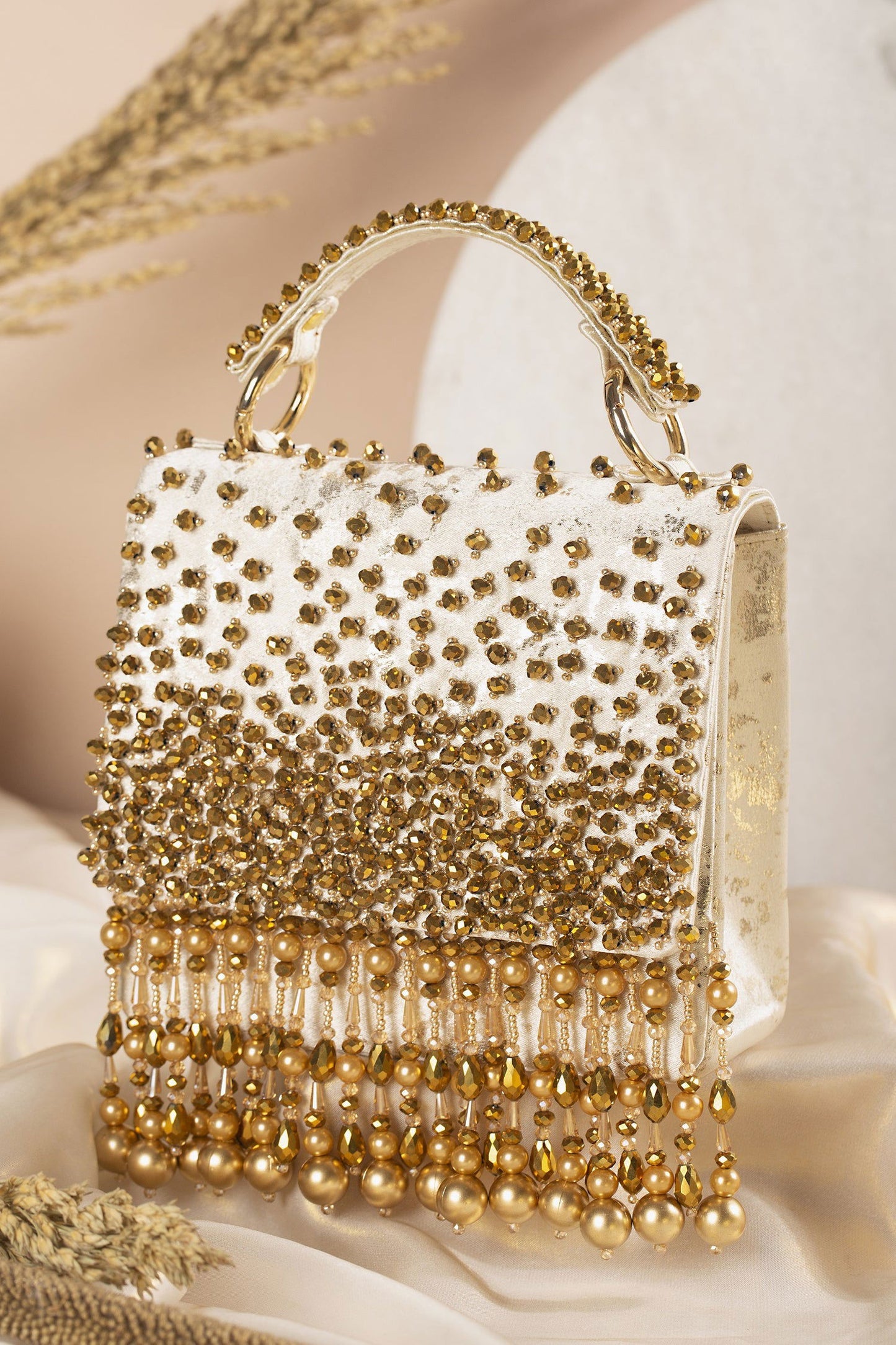 KYRA GOLD CLUTCH - www.Shopthatapp.com