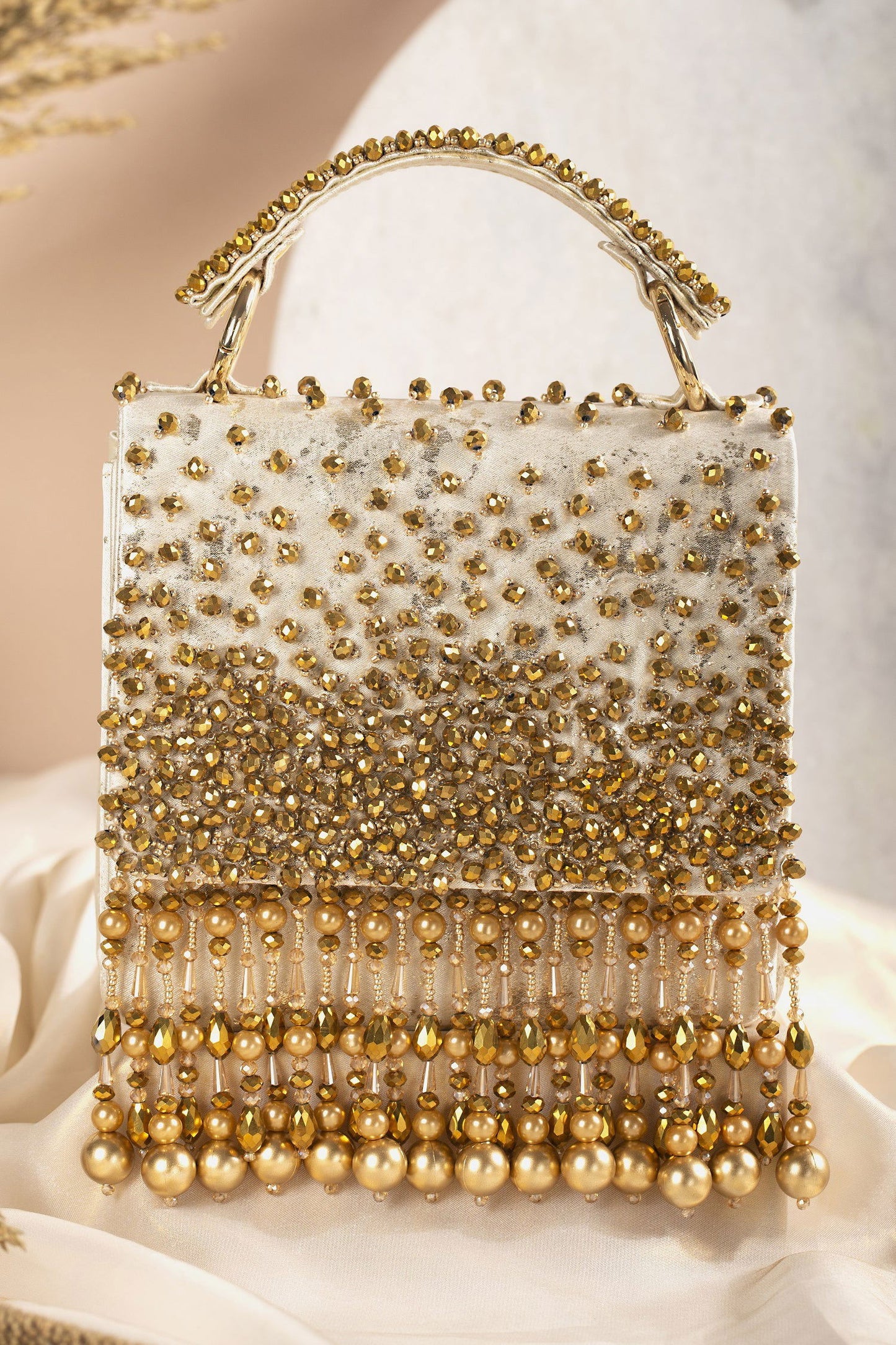 KYRA GOLD CLUTCH - www.Shopthatapp.com