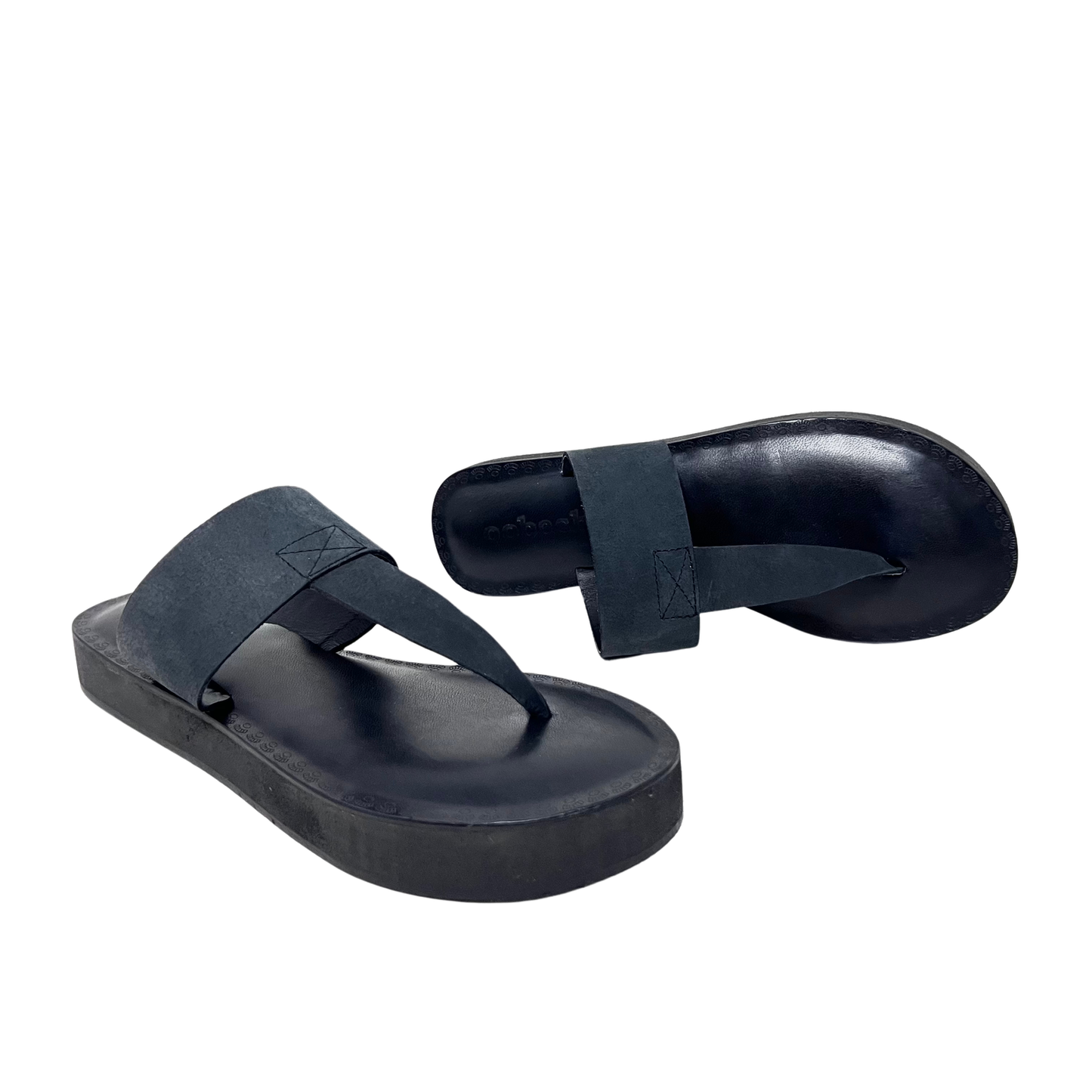 Katherine Black leather thong sandal - www.Shopthatapp.com