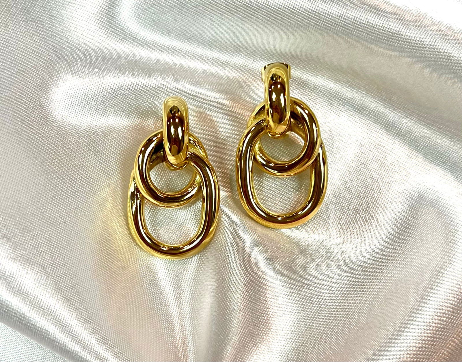 Love Loops Earrings - www.Shopthatapp.com