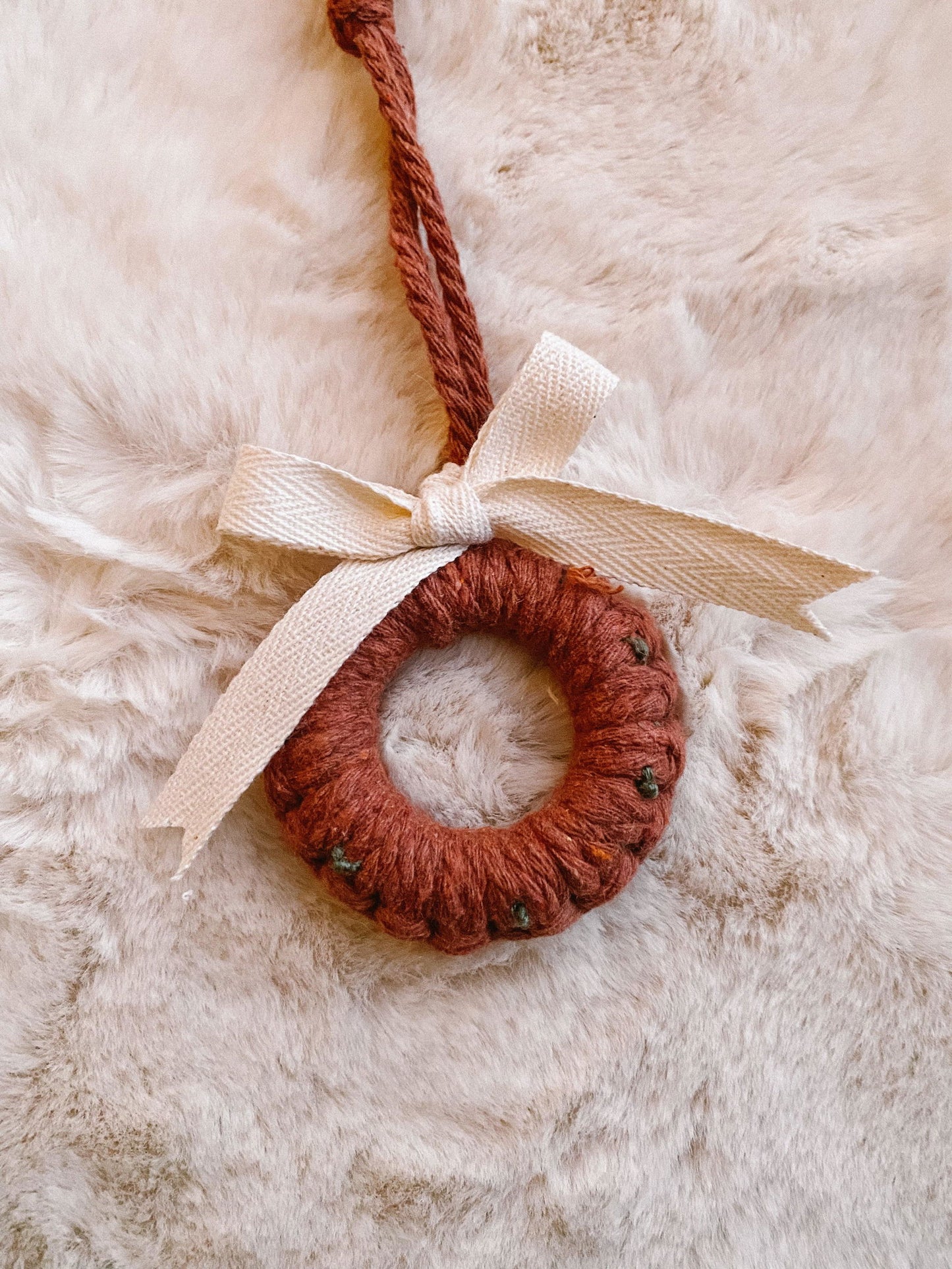 Macrame Wreath Ornament - www.Shopthatapp.com