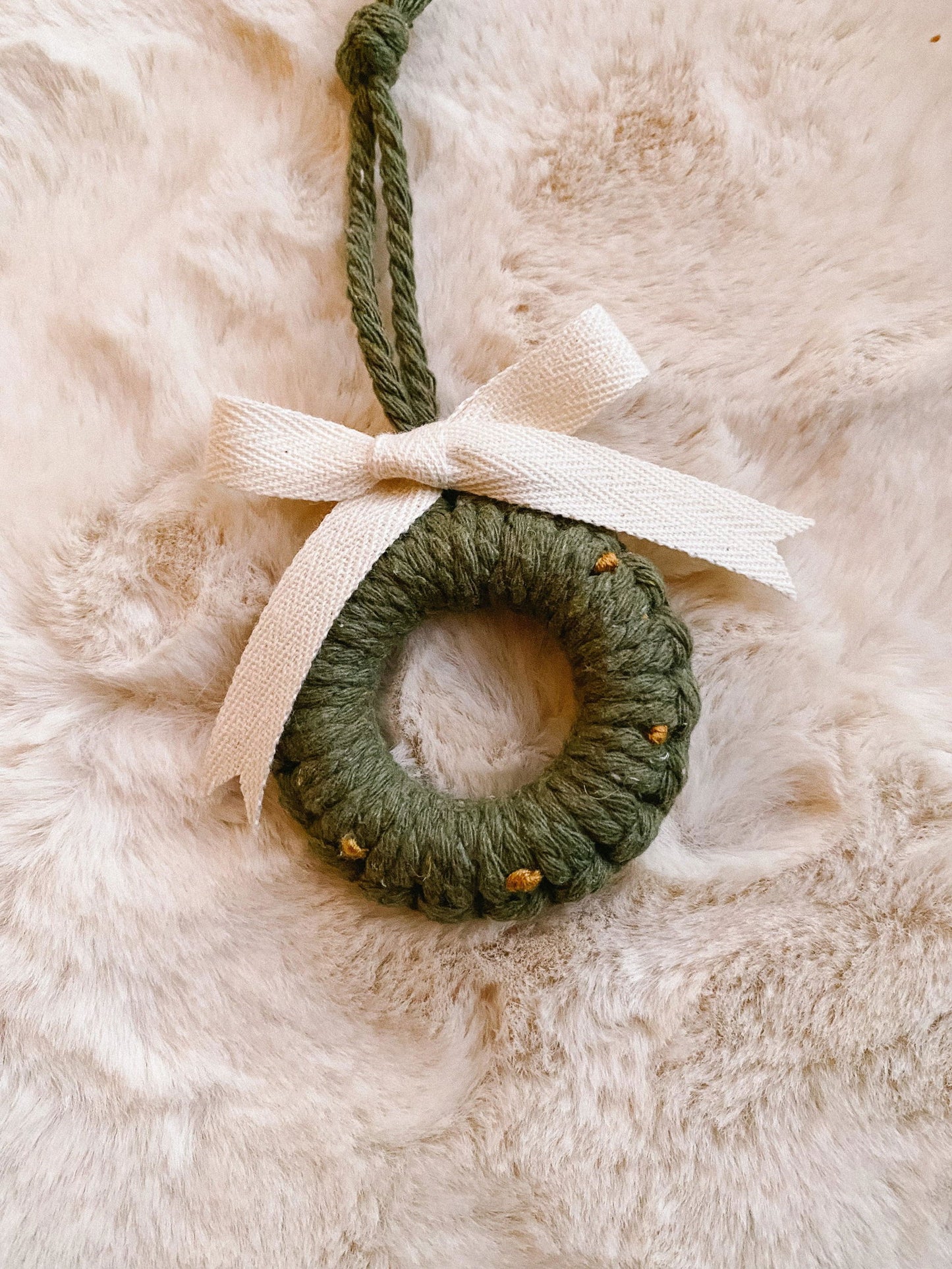 Macrame Wreath Ornament - www.Shopthatapp.com