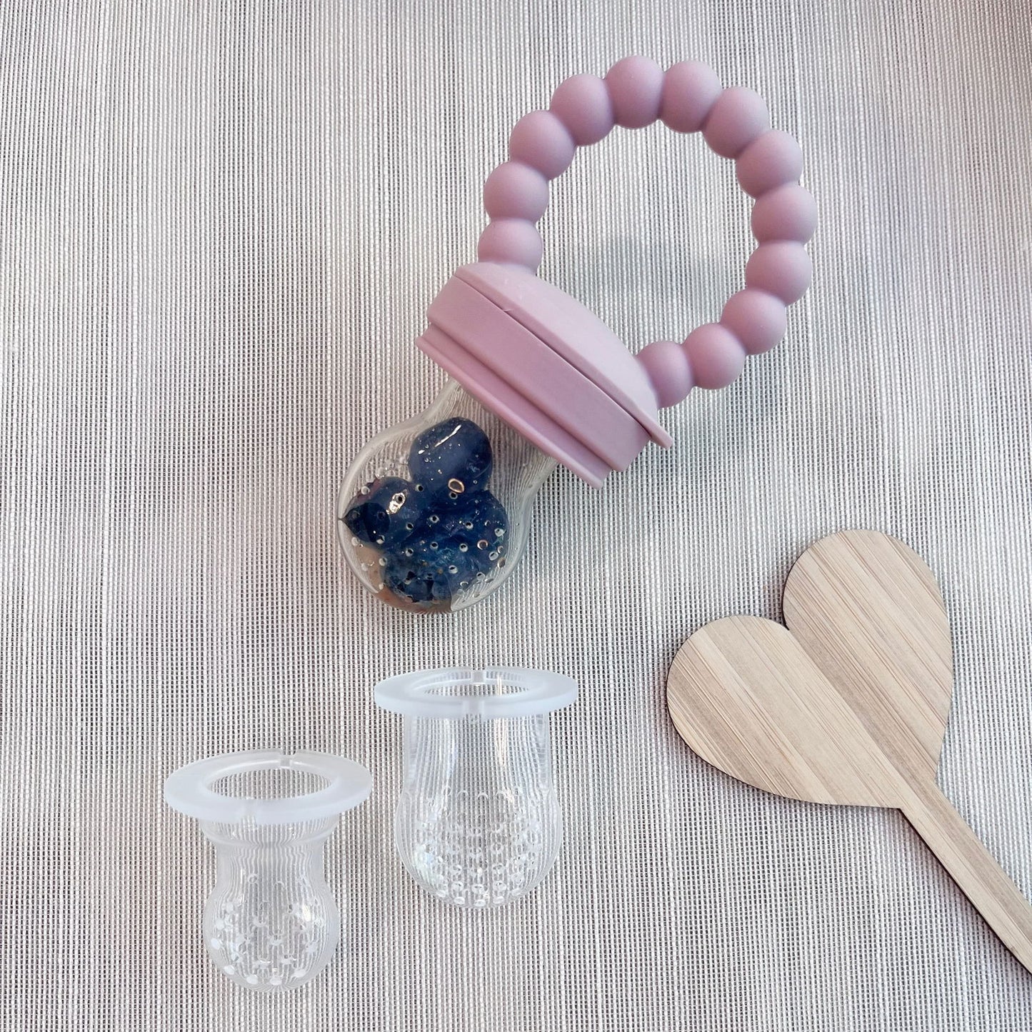 Silicone Infant Feeder - www.Shopthatapp.com