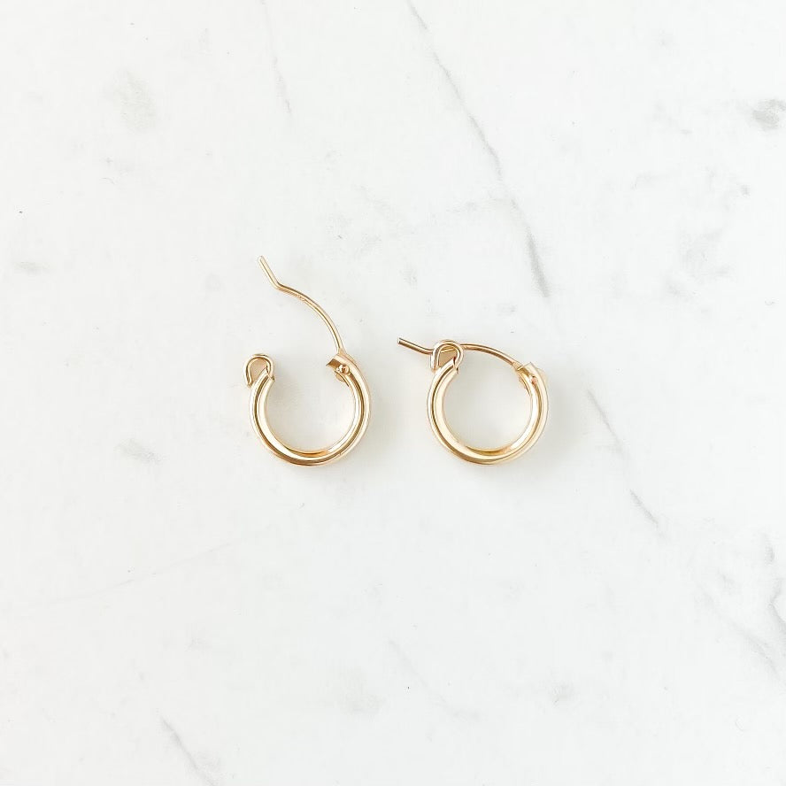 TIMELESS TINY HOOP - www.Shopthatapp.com