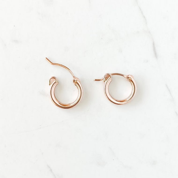 TIMELESS TINY HOOP - www.Shopthatapp.com