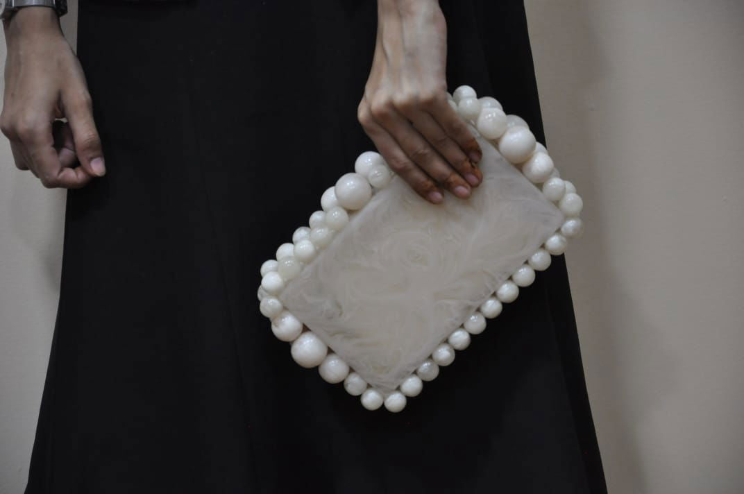 The POSH Pearly Clutch - www.Shopthatapp.com